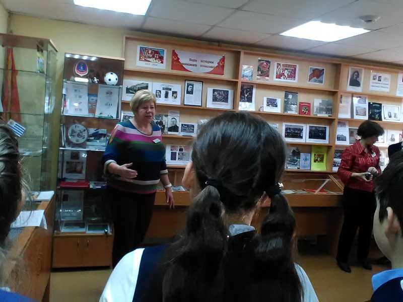Библиотечная экскурсия «Вехи истории Канавинского комсомола» для юных жителей района