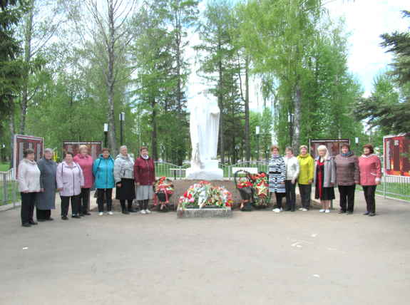 Весна на клавишах Победы.