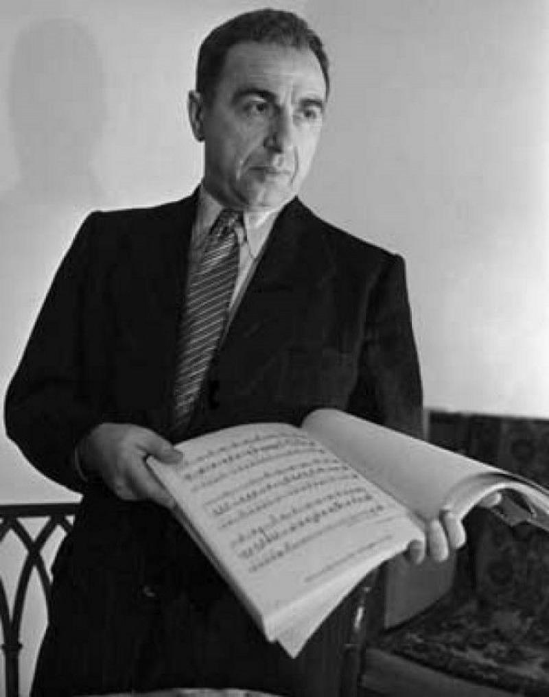 Всенародно известен и любим