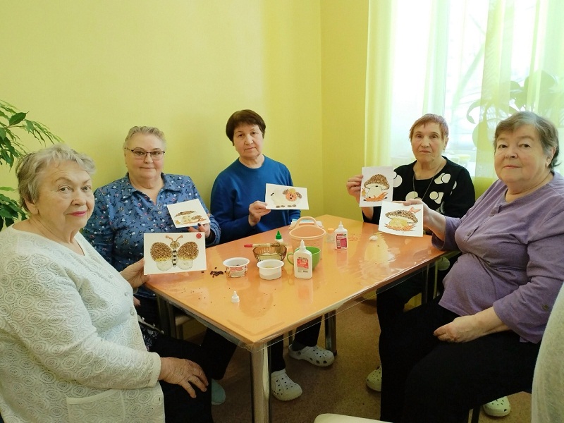 В отделении дневного пребывания проведено занятие с применением технологии «Крупотерапия»