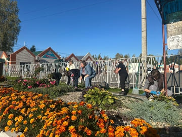 Работники ГБУ «КЦСОН Тонкинского МО» приняли участие в Экологическом субботнике #Зеленая_Россия.